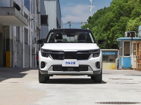 2026 Kia Seltos I Рестайлинг, белый, 2070000 рублей, вид 2