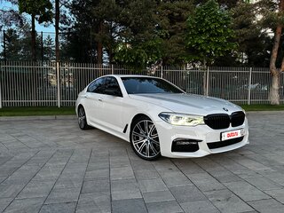 2017 BMW 5 серии 540i VII (G30/G31/G38), белый, 4150000 рублей, вид 2