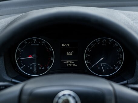 2011 Skoda Octavia II (A5) Рестайлинг, серый, 578000 рублей, вид 5