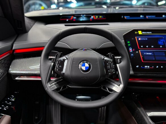 2026 BMW 7 серии 740 xDrive VII (G70) Рестайлинг, синий, 26500000 рублей - вид 17