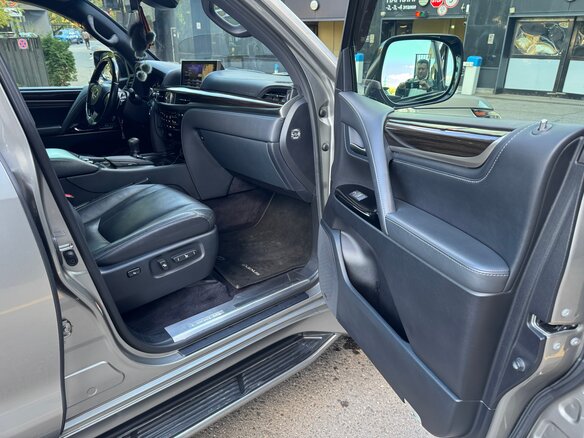 2018 Lexus LX 450d III Рестайлинг 2, серый, 7000000 рублей - вид 7