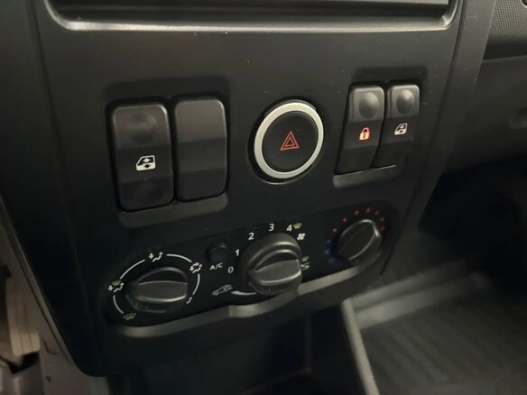 2019 LADA (ВАЗ) Largus, красный, 520000 рублей - вид 10