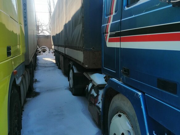 1992 Volvo F-Series, синий, 700000 рублей - вид 3