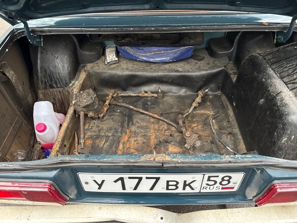 1996 Lada (ВАЗ) 2105, зелёный, 100000 рублей - вид 9