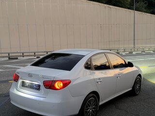 2010 Hyundai Elantra IV (HD), белый, 900000 рублей, вид 4