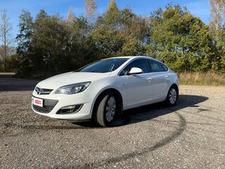 2013 Opel Astra J Рестайлинг, белый, 690000 рублей, вид 3