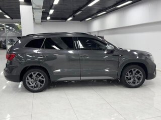 2023 Jetta VS7 I Рестайлинг 1, серый, 1435000 рублей, вид 3