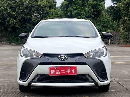 2022 Toyota Yaris L X XP150 Рестайлинг, белый, 1126000 рублей, вид 2