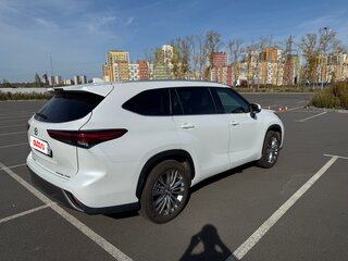 2025 Toyota Highlander IV (XU70), белый, 5300000 рублей, вид 1