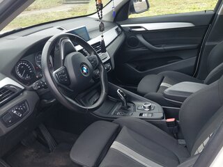 2020 BMW X1 18d sDrive II (F48) Рестайлинг, белый, 2900000 рублей, вид 3