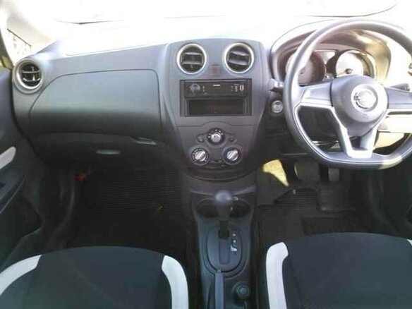 2017 Nissan Note II Рестайлинг, белый, 750000 рублей - вид 3