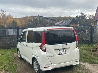 2021 Toyota Roomy I Рестайлинг, белый, 1050000 рублей, вид 3