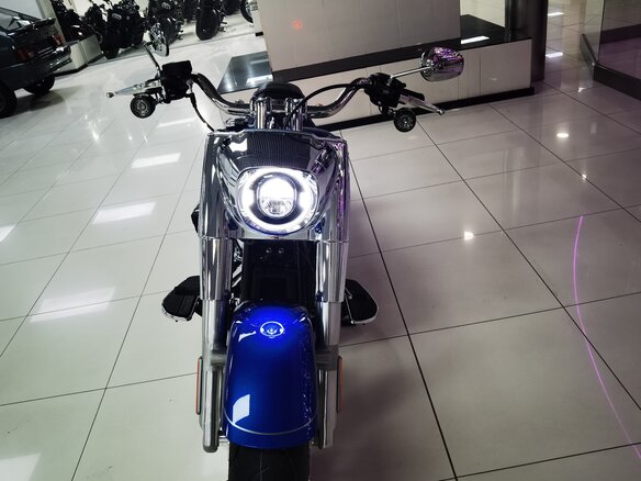 2025 Harley-Davidson Fat Boy, синий, 3300000 рублей - вид 14