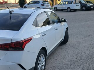 2021 Hyundai Solaris II Рестайлинг, белый, 1350000 рублей, вид 3