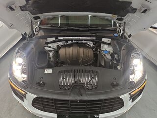 2017 Porsche Macan I, белый, 4520000 рублей, вид 3