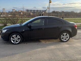 2011 Chevrolet Cruze I, чёрный, 800000 рублей, вид 3