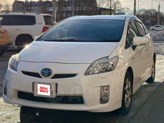 2009 Toyota Prius III (XW30), белый, 1100000 рублей, вид 3
