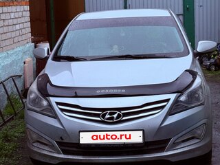 2015 Hyundai Solaris I Рестайлинг, серебристый, 870000 рублей, вид 1