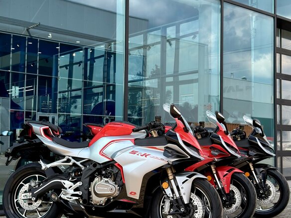 2026 QJMotor SRK 421 RR, чёрный, 629000 рублей