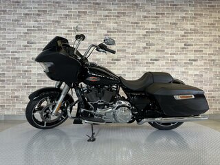 2024 Harley-Davidson Road Glide, чёрный, 3100000 рублей, вид 3