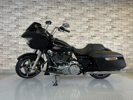 2024 Harley-Davidson Road Glide, чёрный, 3100000 рублей, вид 3