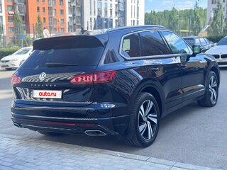 2019 Volkswagen Touareg III, чёрный, 4690000 рублей, вид 4