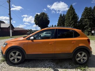 2011 Volkswagen Polo Cross V, оранжевый, 900000 рублей, вид 4