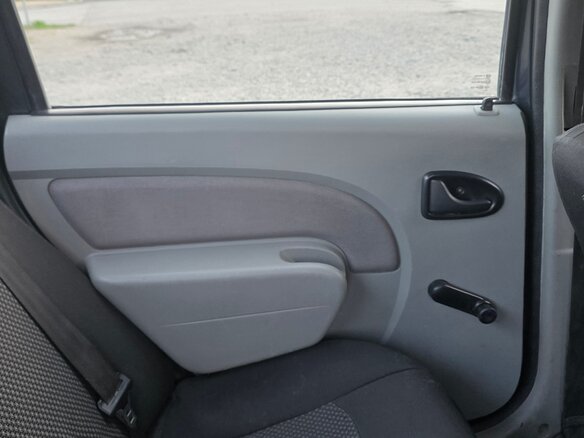 2007 Renault Logan I, серый, 250000 рублей - вид 13