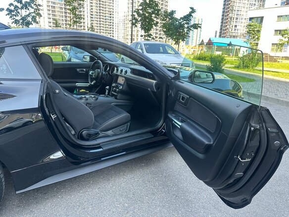 2021 Ford Mustang VI Рестайлинг, чёрный, 1999000 рублей - вид 22