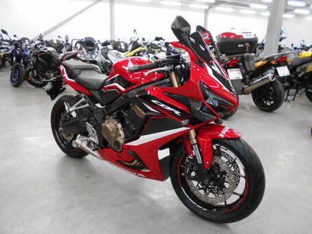 2020 Honda CBR 650R, красный, 880000 рублей, вид 1