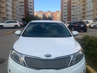 2014 Kia Rio 6-speed III, белый, 860000 рублей, вид 1