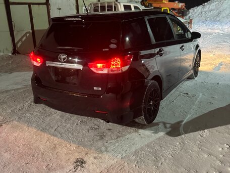2010 Toyota Wish II, чёрный, 1100000 рублей, вид 3
