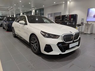 2025 BMW 5 серии 523d xDrive VIII (G60/G61/G68), белый, 9650000 рублей, вид 3