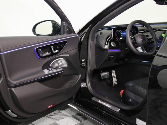 2026 Mercedes-Benz E-Класс 300 VI (W214, S214), чёрный - вид 12