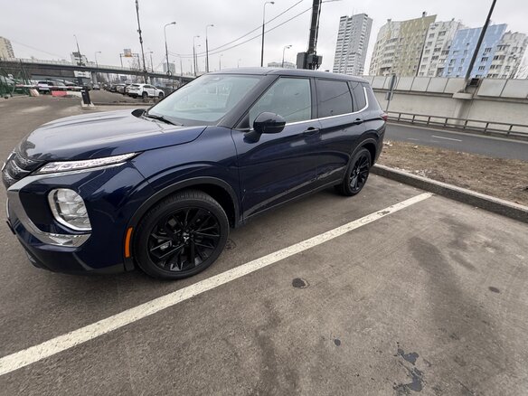 2022 Mitsubishi Outlander IV, синий, 2400000 рублей - вид 5