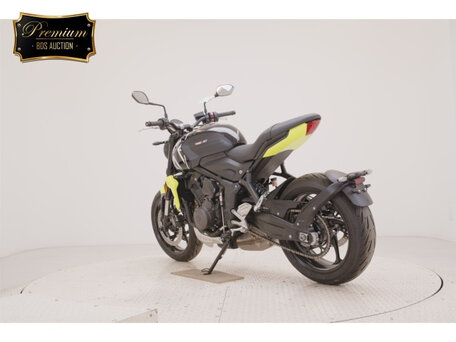 2025 Triumph Trident 660, чёрный, 900000 рублей, вид 5