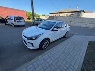 2018 Kia Rio IV, белый, 1750000 рублей, вид 4