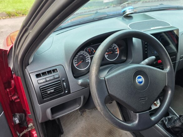2007 Fiat Albea I Рестайлинг, красный, 250000 рублей - вид 15