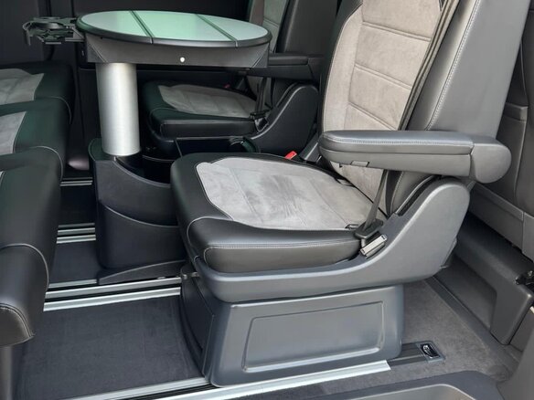 2020 Volkswagen Multivan T6 Рестайлинг, чёрный, 4700000 рублей - вид 22