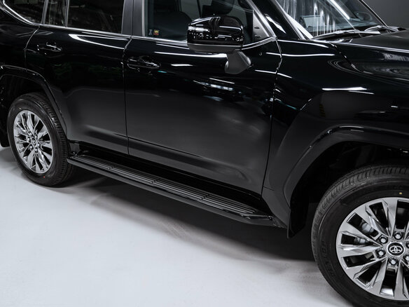 2026 Toyota Land Cruiser 300 Series, чёрный - вид 11