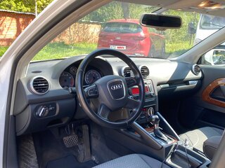 2010 Audi A3 II (8P) Рестайлинг 2, белый, 595000 рублей, вид 4