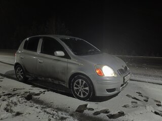 2003 Toyota Vitz I (P10), серебристый, 387000 рублей, вид 4