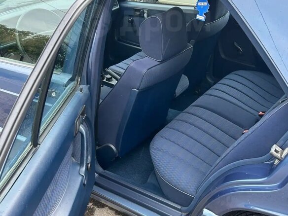 1993 Mercedes-Benz 190 (W201), синий, 1100000 рублей - вид 17