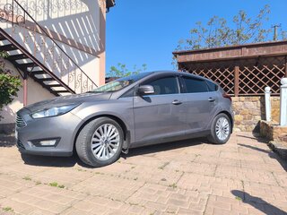 2017 Ford Focus III Рестайлинг, серый, 1300000 рублей, вид 2