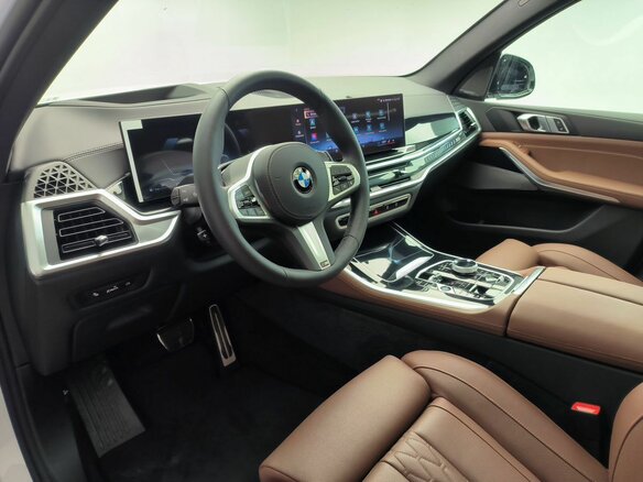 2025 BMW X5 40i IV (G05/G18) Рестайлинг, белый - вид 8