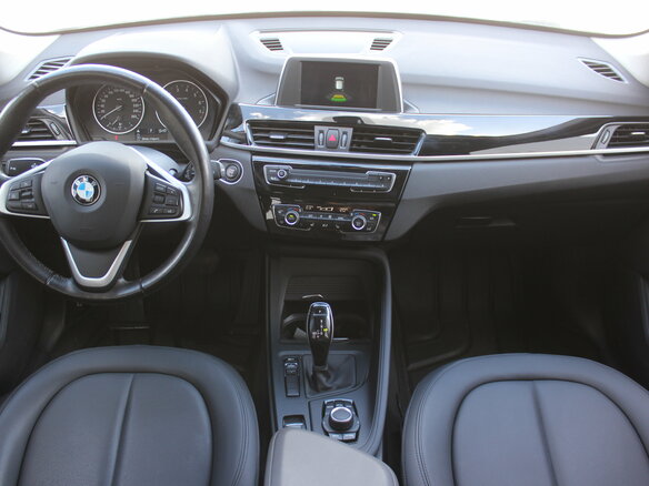 2017 BMW X1 18i sDrive II (F48), серебристый - вид 5