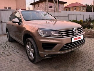 2015 Volkswagen Touareg II Рестайлинг, бежевый, 2400000 рублей, вид 1