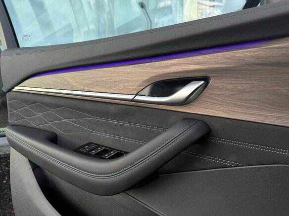 2026 Geely Monjaro I Рестайлинг, чёрный - вид 12