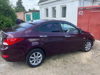 2013 Hyundai Solaris I, фиолетовый, 779000 рублей, вид 3