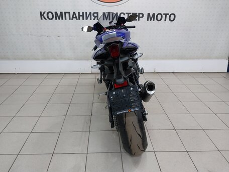 2025 Yamaha YZF-R1, синий, 2499000 рублей, вид 4